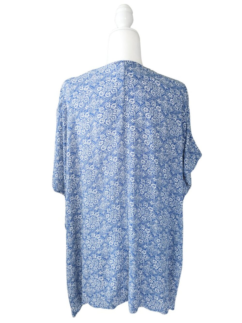 FOREVER 21 Blue & White Paisley Medallion Boho Kimono Cardigan - Size Medium - Picture 3 of 3
